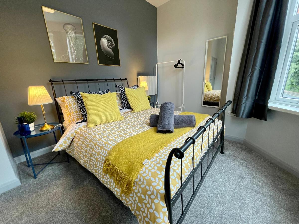 Trendy Stylish Apartment! - 5 Minute Walk To The Best Beach! - Great Location - Parking - Fast Wifi - Smart Tv - Newly Decorated - Sleeps Up To 6! Close To Bournemouth & Poole Town Centre & Sandbanks Экстерьер фото