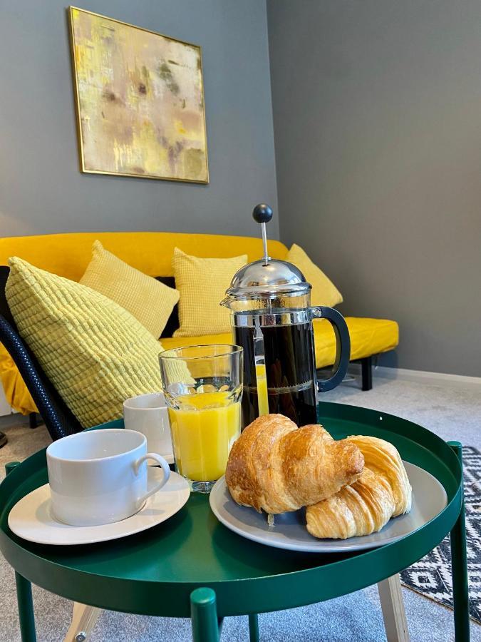 Trendy Stylish Apartment! - 5 Minute Walk To The Best Beach! - Great Location - Parking - Fast Wifi - Smart Tv - Newly Decorated - Sleeps Up To 6! Close To Bournemouth & Poole Town Centre & Sandbanks Экстерьер фото